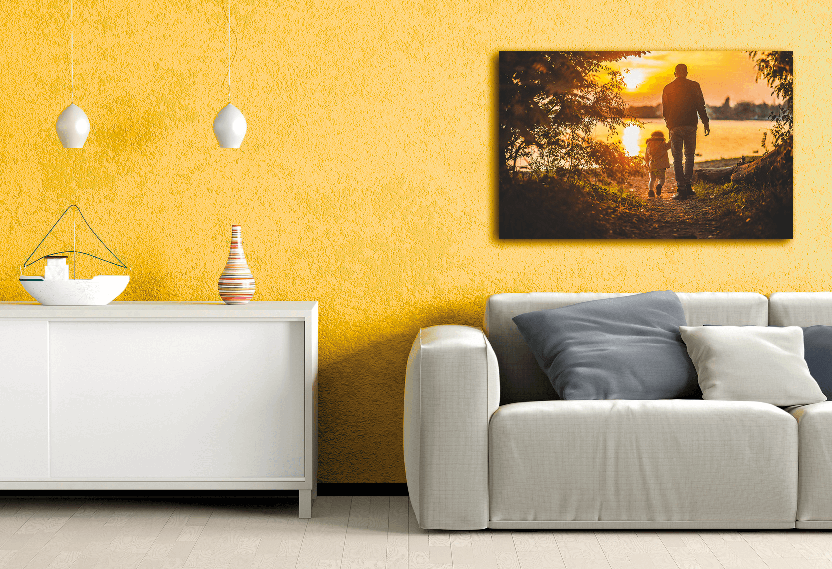 Wohnzimmer mit bedrucktem Paneel